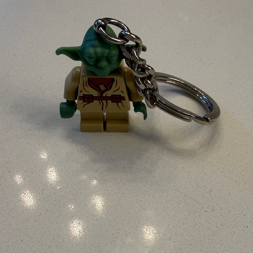 Vintage 2002 LEGO Star Wars Yoda Key Chain (3947)